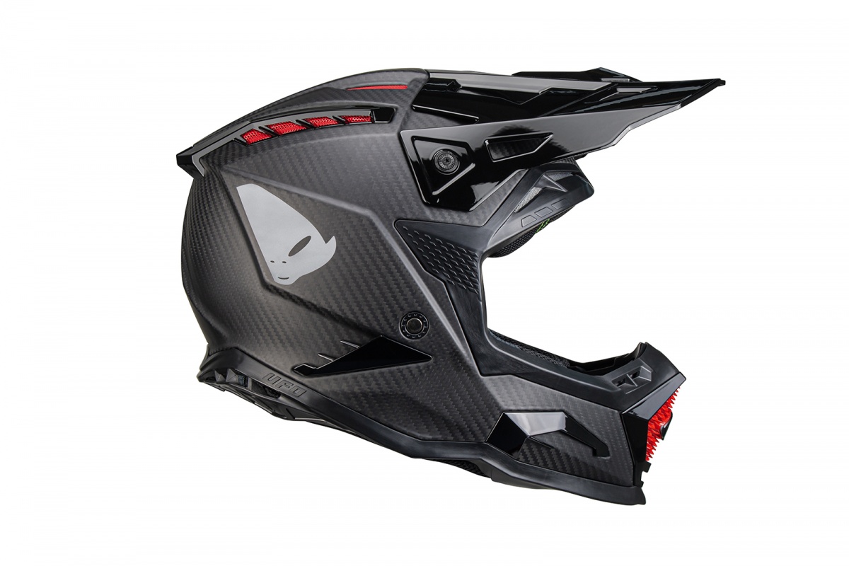 Мотошлем UFO HELMET ECHUS in Carbon UFO PLAST