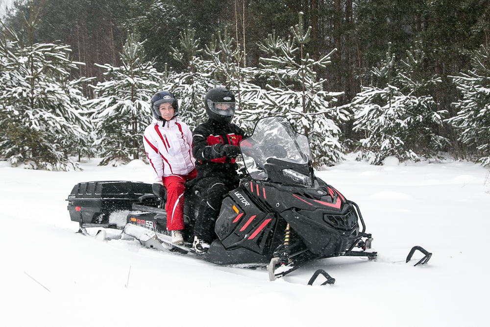 Снегоход РУССКАЯ МЕХАНИКА RM Vector 551