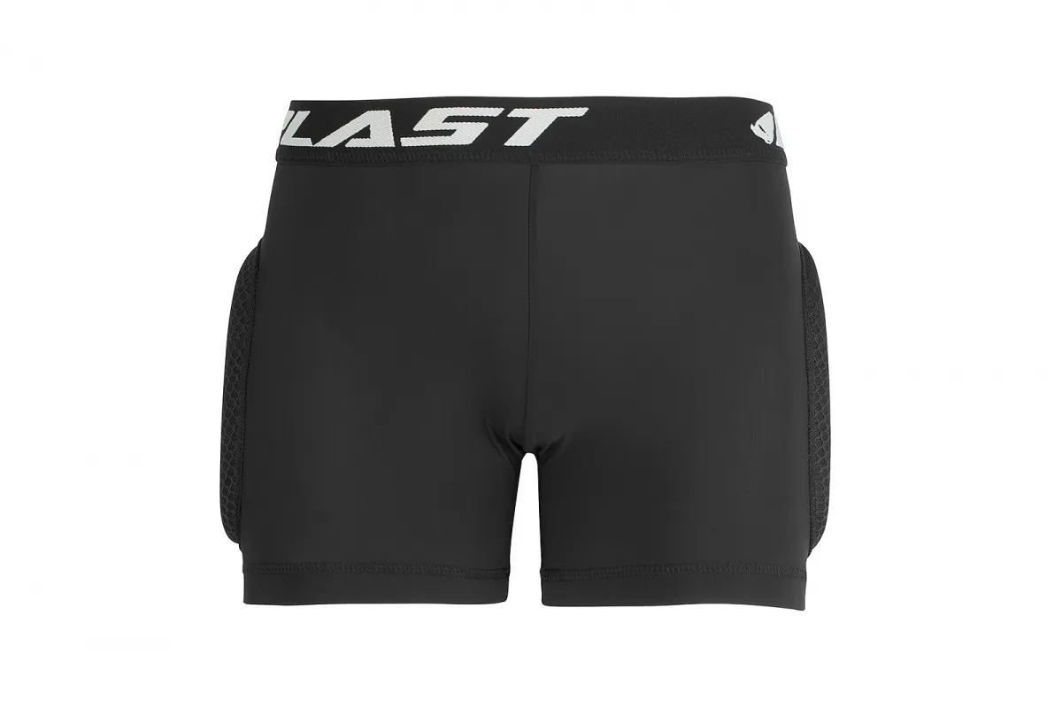 Защитные шорты подростковые UFO REBORN KID MV6 SHORTS WITH HIP PROTECTIONS Black UFO PLAST Защитные шорты подростковые UFO REBORN KID MV6 SHORTS WITH HIP PROTECTIONS Black UFO PLAST
