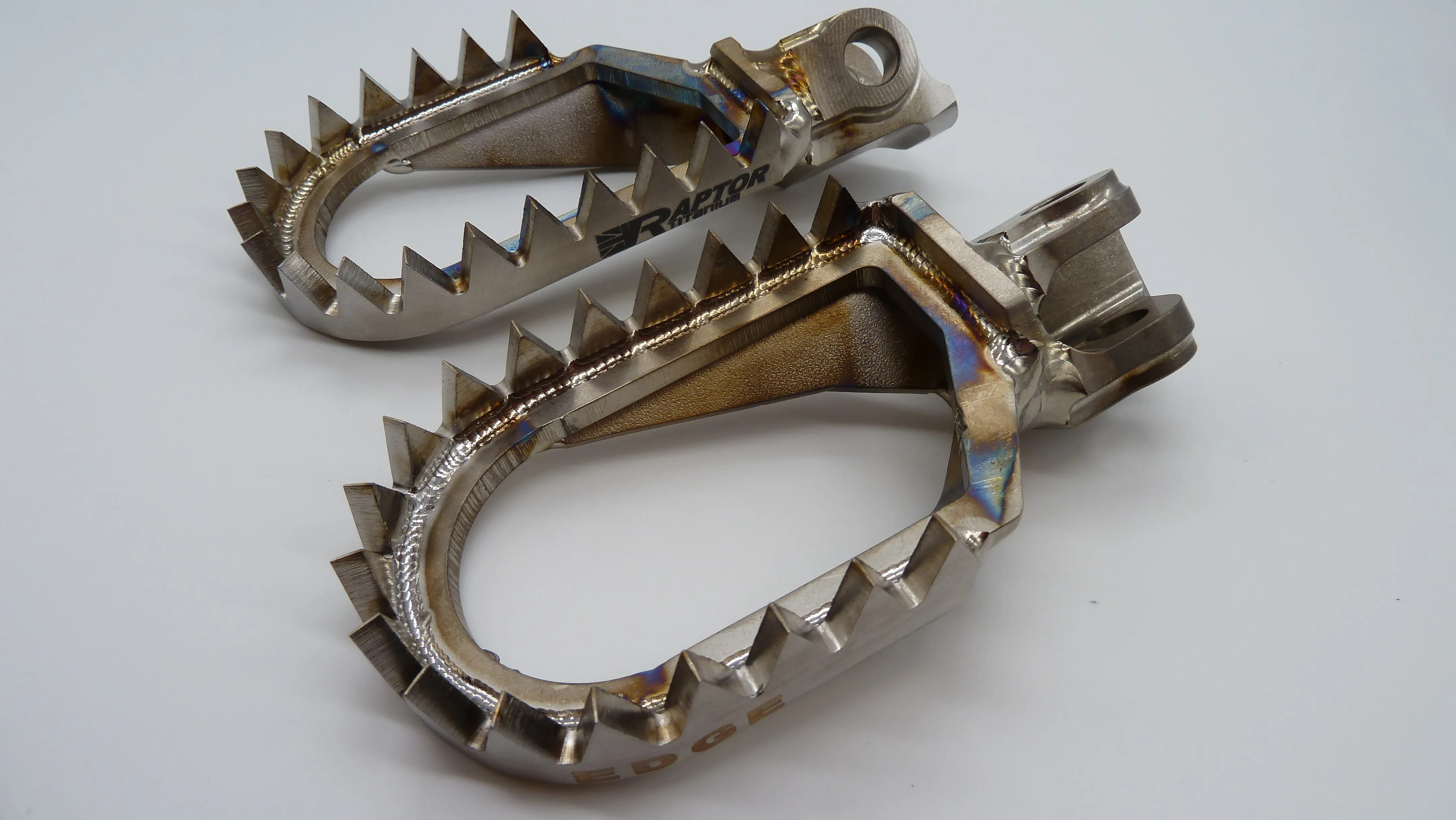 Титановые подножки Raptor EDGE BETA 2020-2022 (RME012) RAPTOR TITANIUM